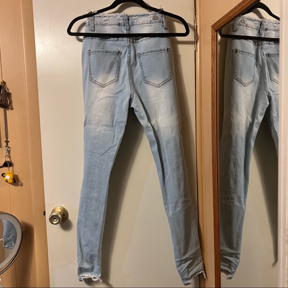 High Rise Destructed Jeans - Picture 5 of 7